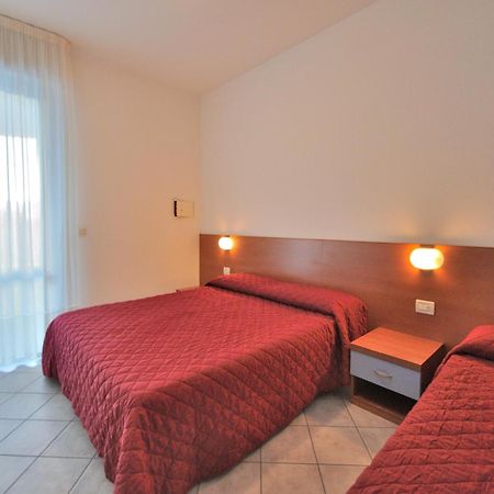 Apartment In Bibione Spiaggia Near The Beach Bagian luar foto