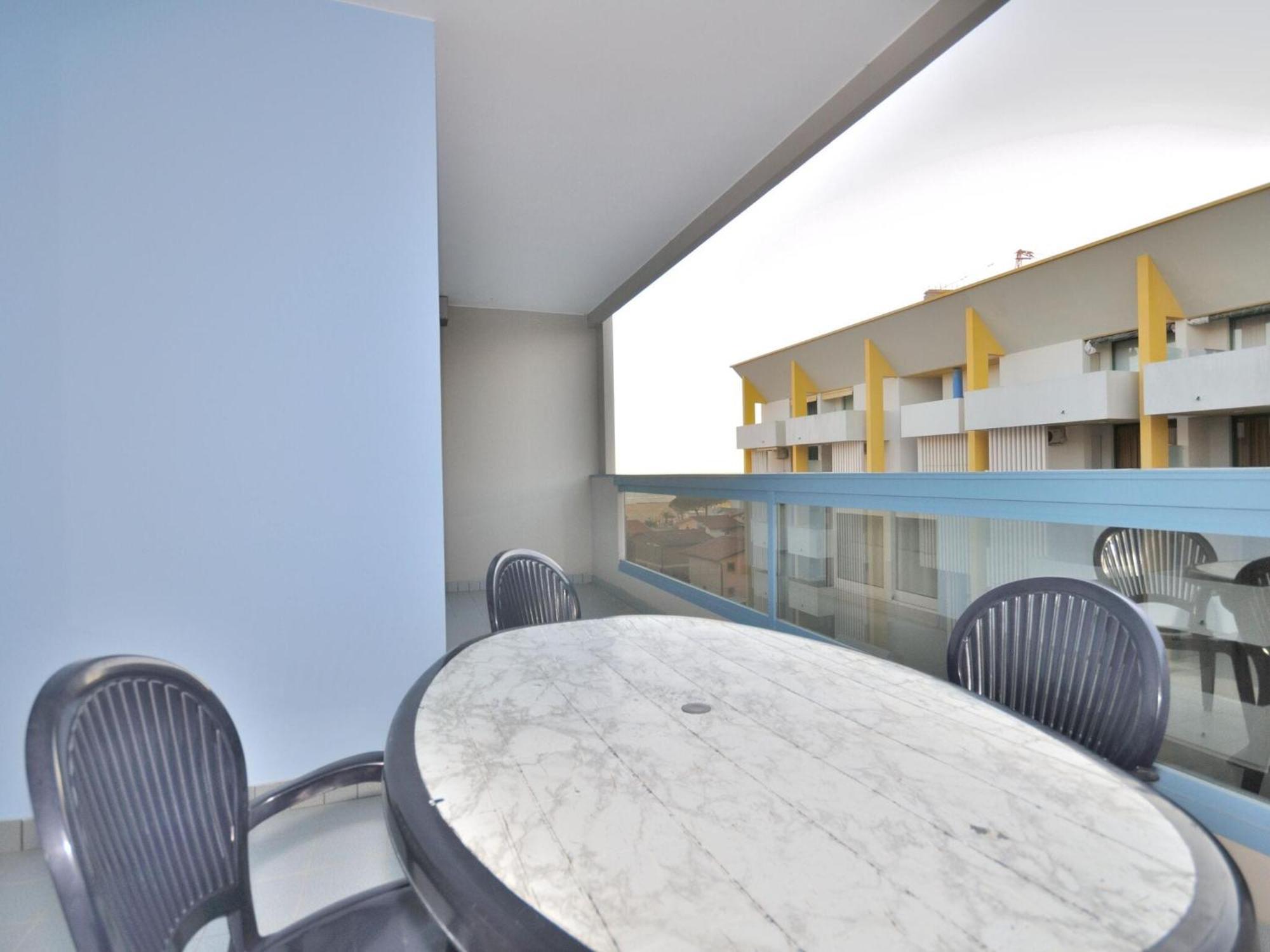 Apartment In Bibione Spiaggia Near The Beach Bagian luar foto