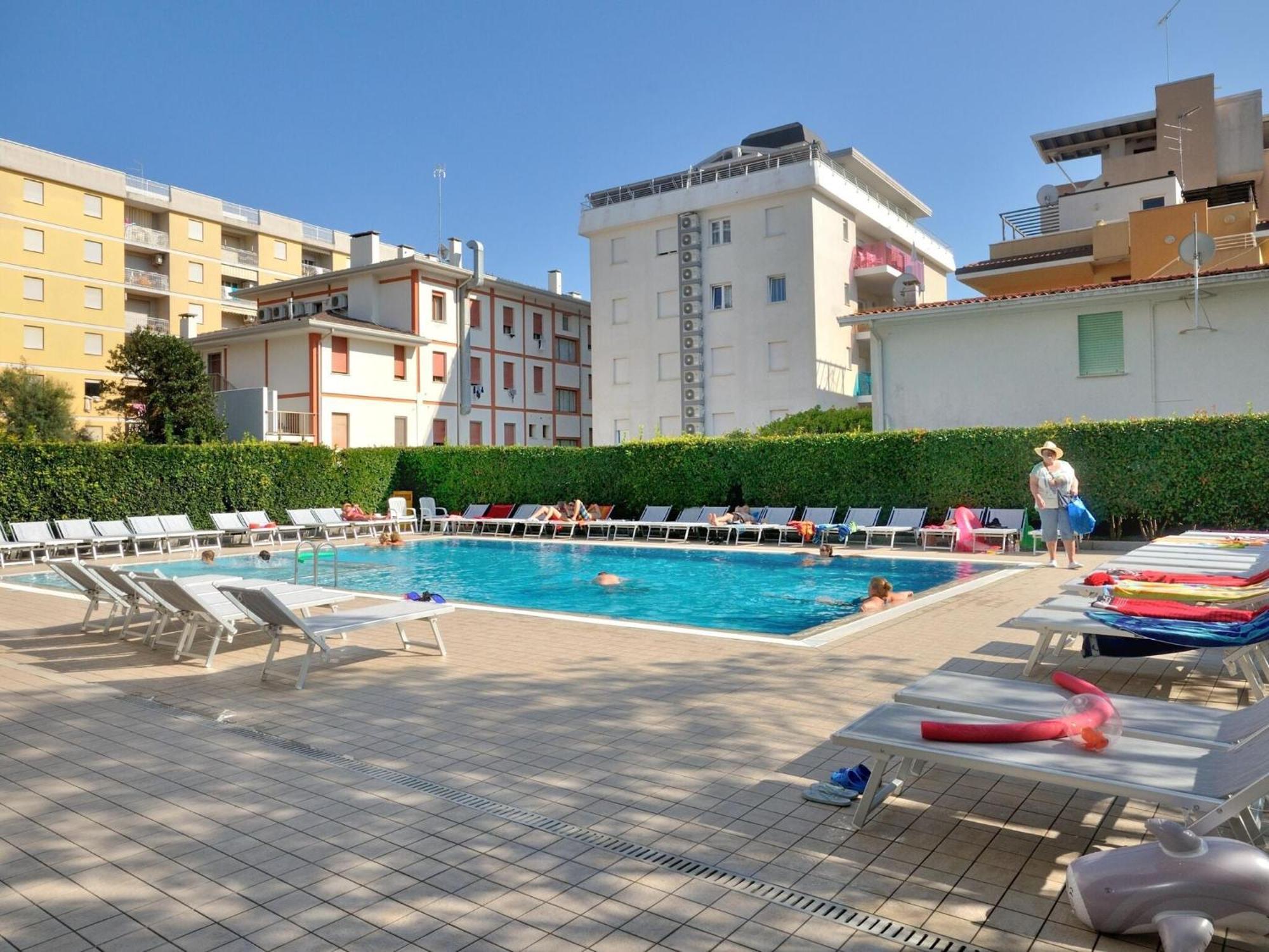 Apartment In Bibione Spiaggia Near The Beach Bagian luar foto
