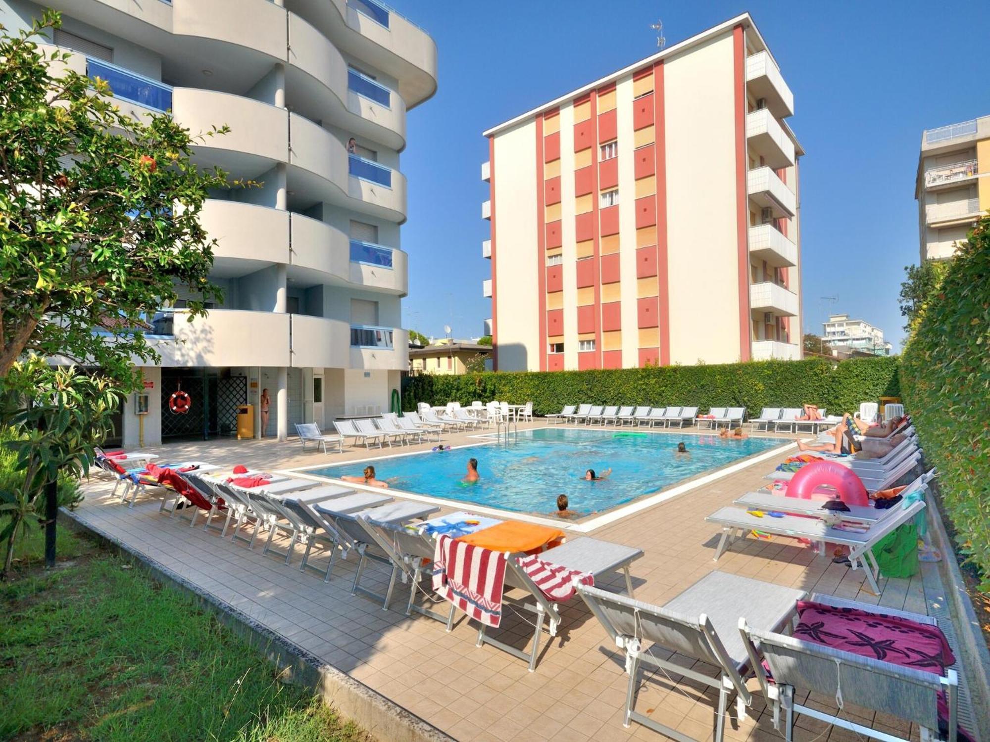 Apartment In Bibione Spiaggia Near The Beach Bagian luar foto