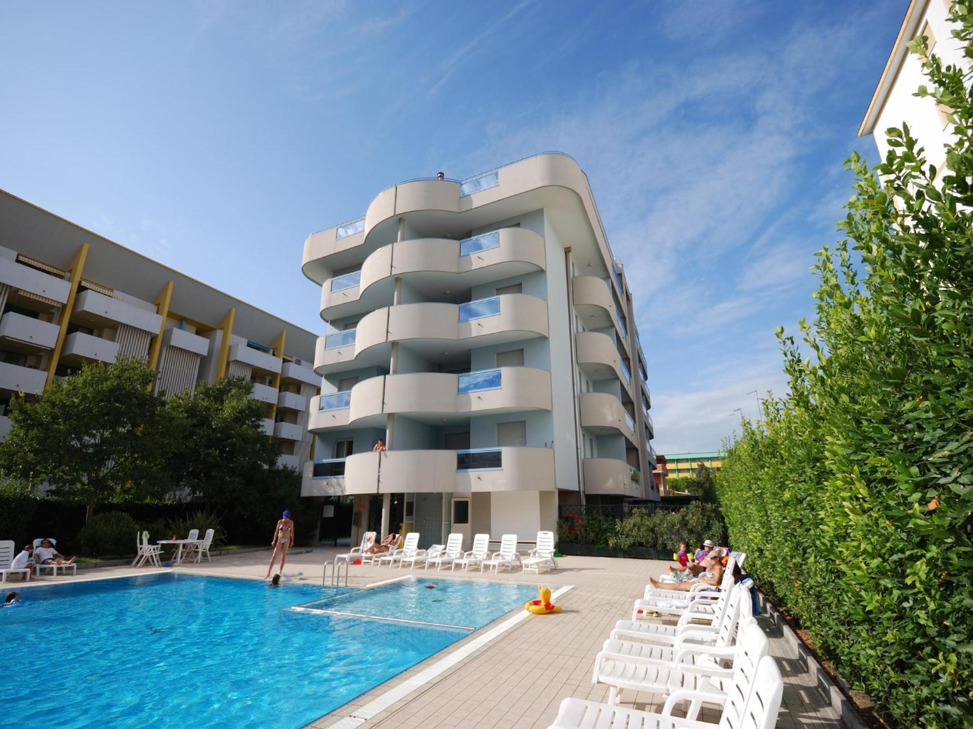 Apartment In Bibione Spiaggia Near The Beach Bagian luar foto